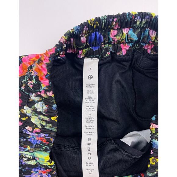 Lululemon Hotty Hot LR Short 4” Lined Black Multi Floral Print Size 4 NWT - Picture 4 of 10